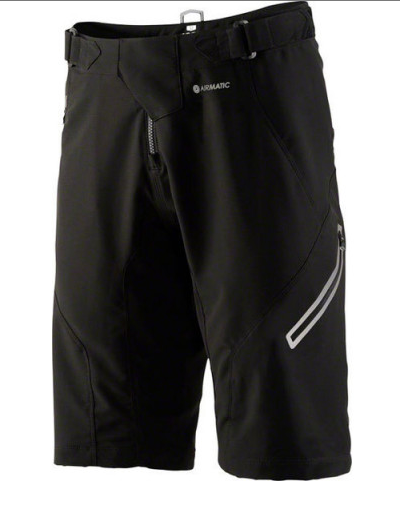 100% Short Airmatic Black Taille 36 (42310-001-36)